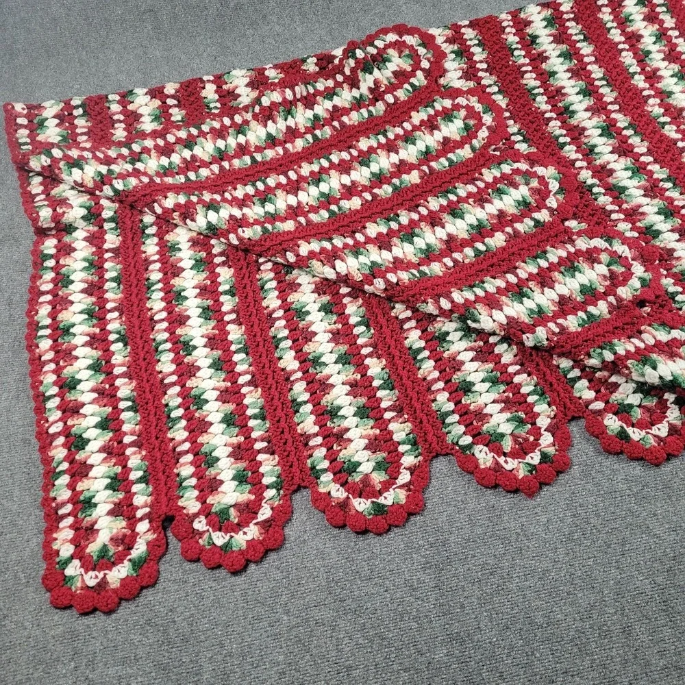 Hand‎ Crocheted Christmas Afghan Blanket Red Green White Scalloped Edge 72x48